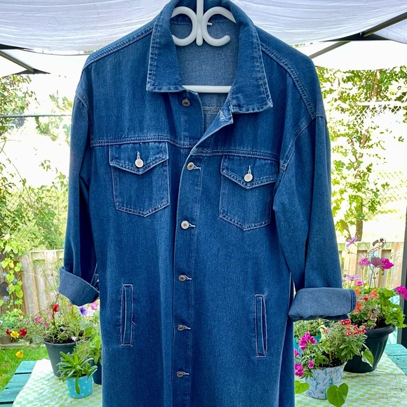 Women’s Oversized Denim Jacket - Picture 2 of 2